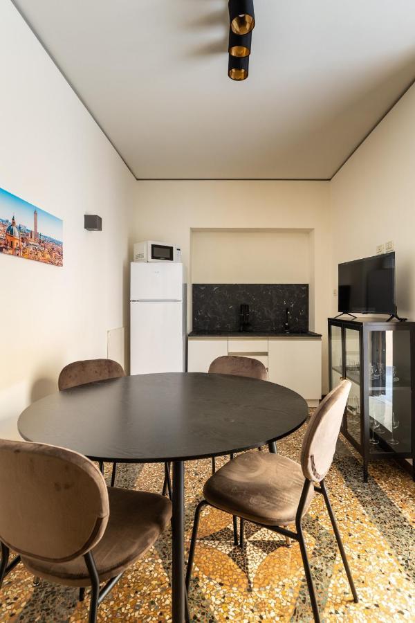 Casa Ambrosini Apartments By Wonderful Italy Bologna Bagian luar foto